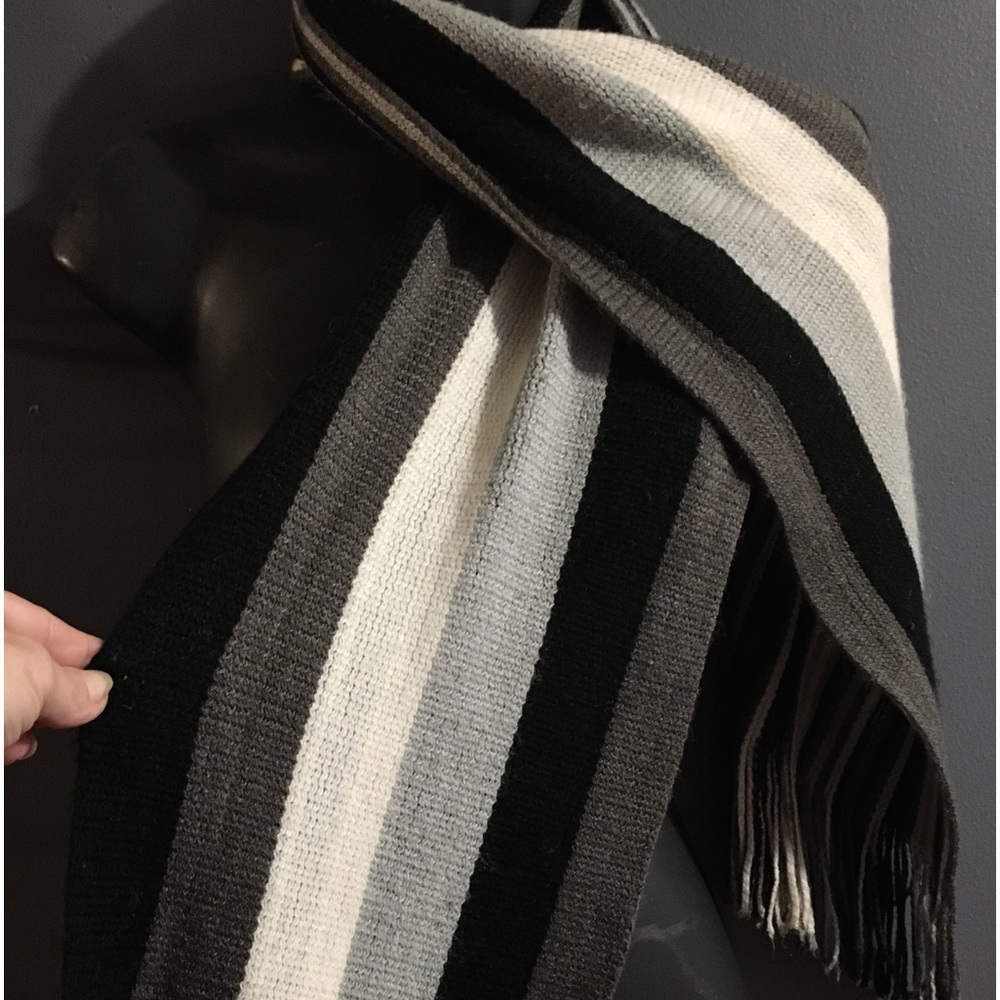 Reversible Scarf by echo ❄️☃️ Unisex - Picture 3 of 12